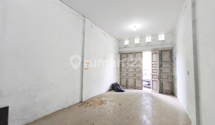 Disewa Ruko Lokasi Strategis di Great Arcade Komplek Cemara Asri