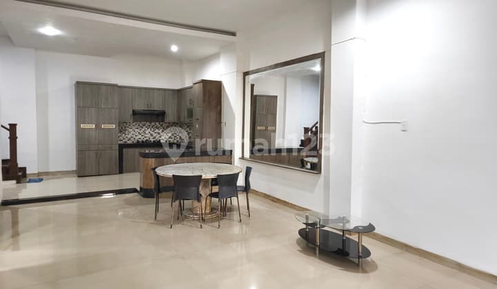 Disewa Rumah 1,5 Tingkat Komplek Cemara Asri Jalan Salak