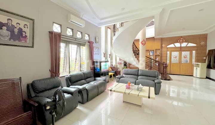 For Sale: Villa Hook in Cemara Asri Complex