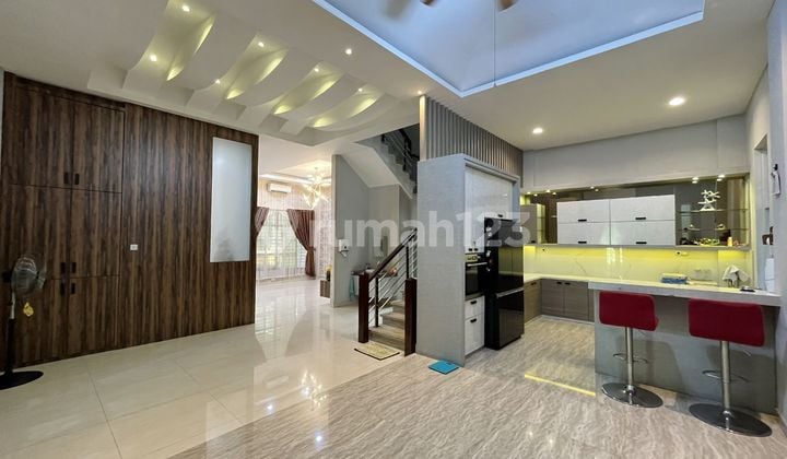 Dijual Villa Hook Komplek Grand Cemara Asri