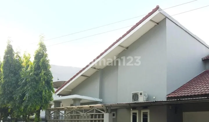 Rumah Hook Strategis di Jl. Palem Puri Ciputat