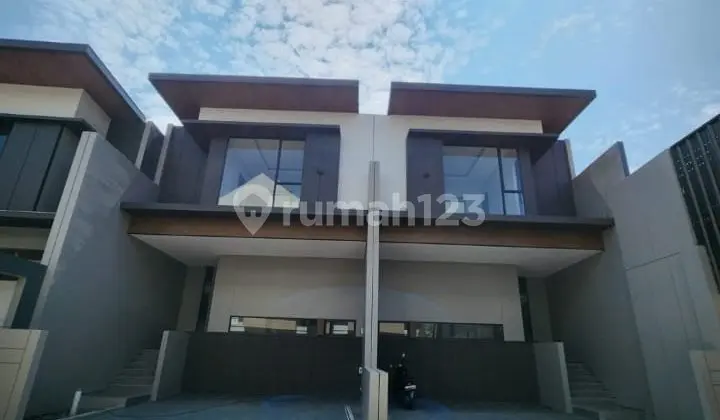 New Luxury House Setraduta Grande Bandung