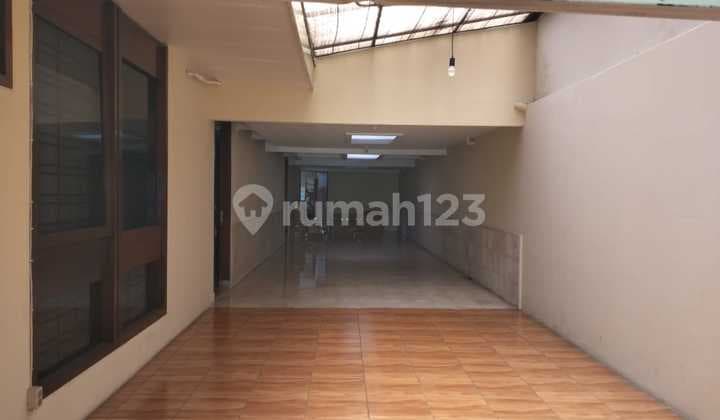 Rumah Besar Sukajadi Cocok untuk Keluarga Besar / Kantor