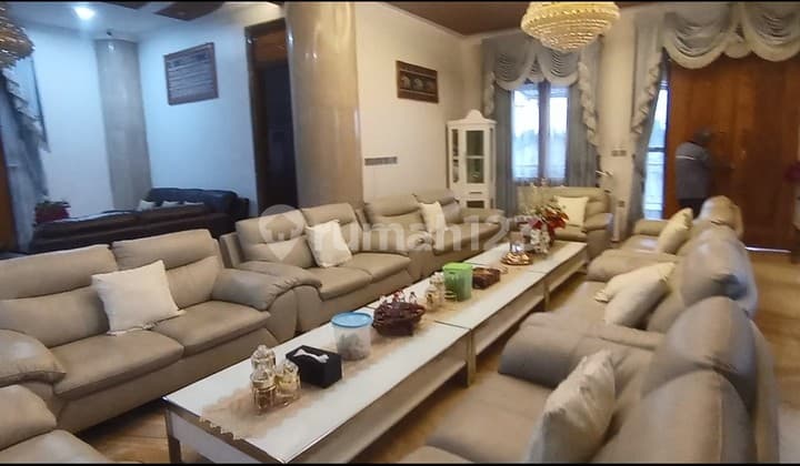 Rumah Besar Mewah Sayap Antapani Lokasi Strategis