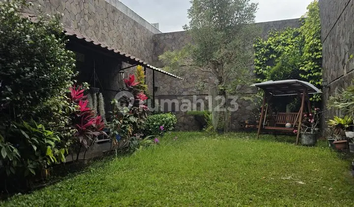 Large Sukajadi Main Road House Suitable for Living/Office/Business Premises