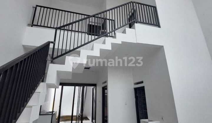 Rumah Baru Siap Huni Di Jl. Kembar Tengah, Cigereleng, Kec. Regol, Kota Bandung, Jawa Barat, Bkr