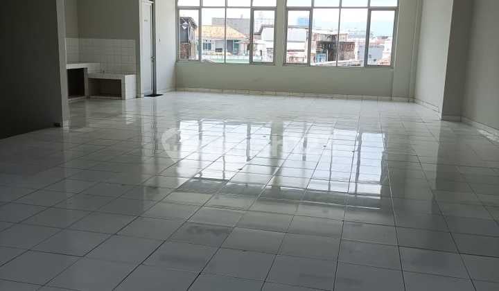 Gedung Komersil Kantor Lokasi Tengah Kota Bandung Siap Pakai