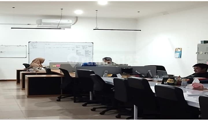 Ruang Usaha Kantor Mainroad Asia Afrika Letak Sangat Strategis