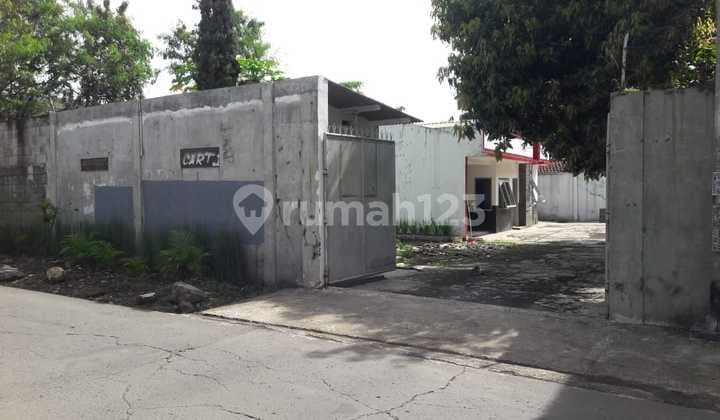 Gudang & Kantor Babakan Karees