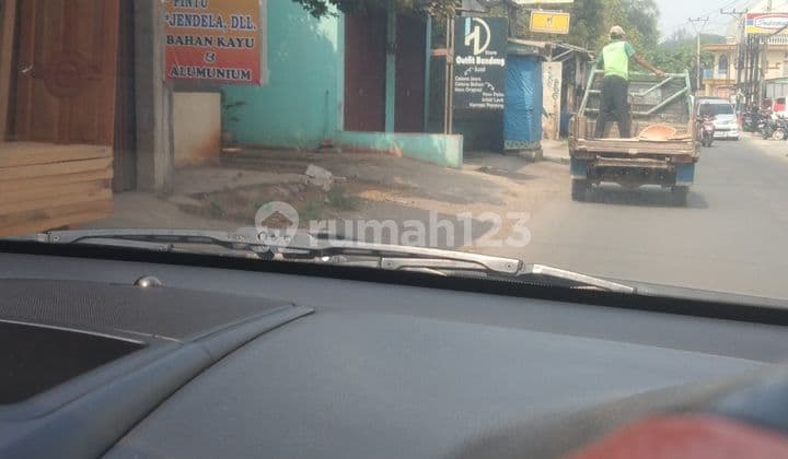 Rumah bagus pinggir jalan raya