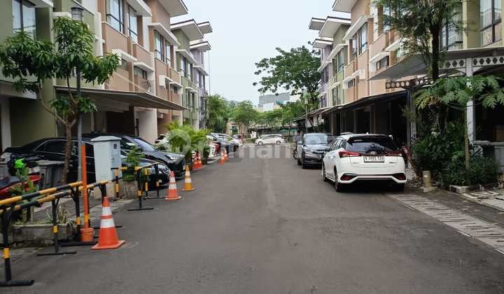 Dijual Rumah Kost Yg.strategis.pasti.ramai dan Menguntungkan