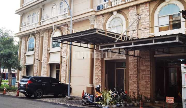 Ruko Sentra Niaga Green Lake City, move-in ready, located in Jakarta.