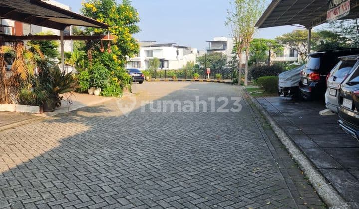Disewakan Rumah Dekat Danau di Green Lake Harga.murah