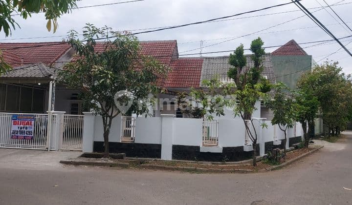 Di Jual Rumah Cantik Siap Huni Dekat Tol Grand Wisata Bekasi .