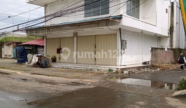 For Rent: 2 Adjacent Shophouses, Strategic Location Near Grand Wisata Toll.