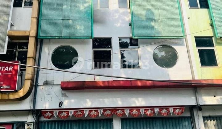 Ruko 3.5 Lantai Lokasi 0 Jalan Raya Ahamdyani Surabaya