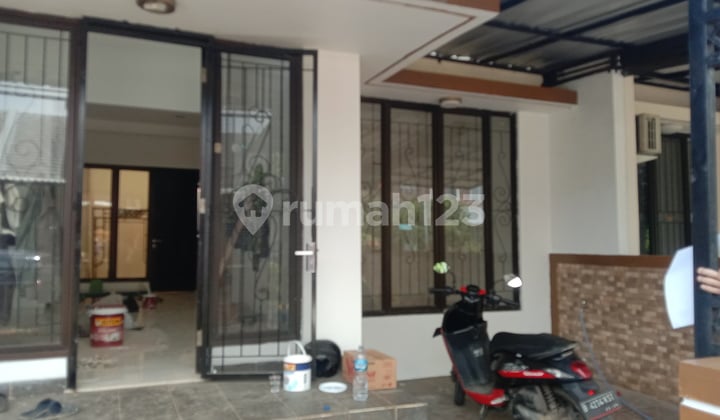Rumah Milenial Kamar 3+1 di Graha Raya Bintaro Tangerang Selatan