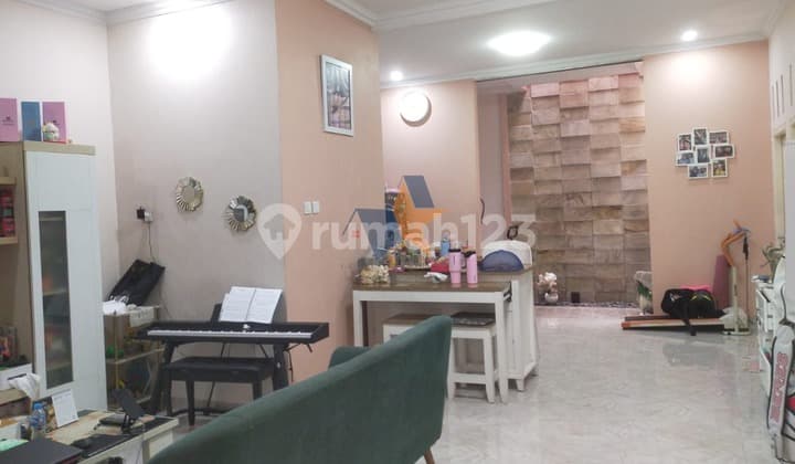 Rumah 1.5 Lantai di Graha Raya Bintaro