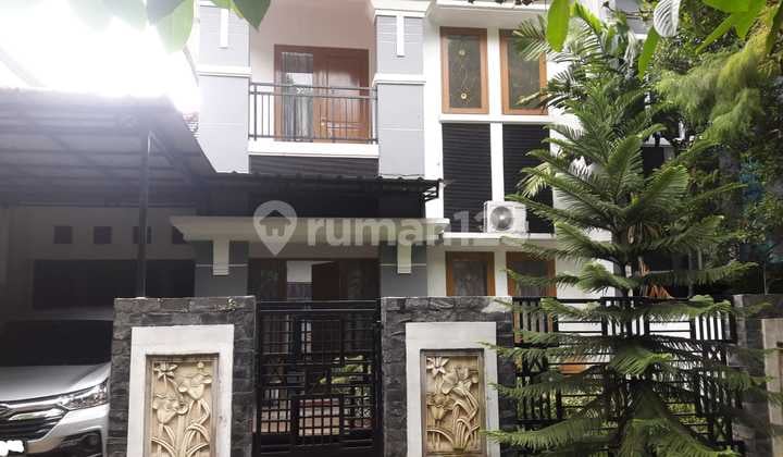 Rumah Modern Asri Dekat Danau Dalam Komplek Di Pesona Telaga Cibinong,