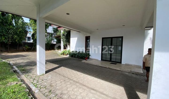 Disewakan Rumah / Kantor di daerah elite strategis