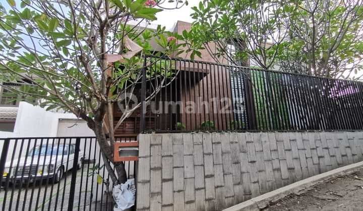 2-Story House Spacious Strategic Location Cirendeu Ciputat