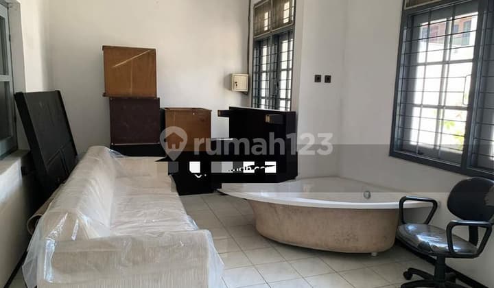 House, Freehold Title, Suitable for Office or Business. Location Argopuro