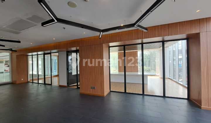 Sewa Kantor Sdh Ada Partisi Luas 270 m2 di Jagat Building Tomang