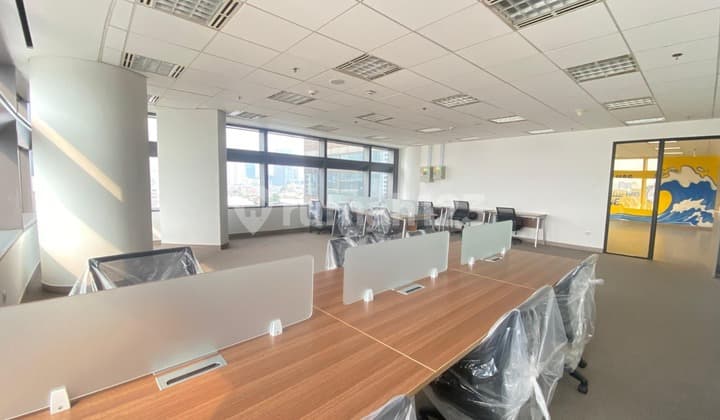 Sewa Kantor 151 M2 di Sampoerna Strategic Sudirman, bisa Ready Full Furnish