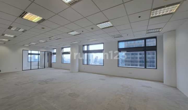 Sewa Kantor 215 M2 di Sampoerna Strategic Sudirman, Sdh Fitted