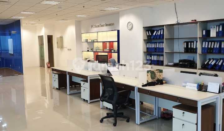 Kantor Siap Huni 240 M2 di Manhattan Square Tb Simatupang, Nego