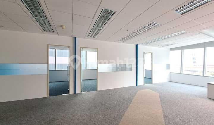 Sewa Murah Kantor 265 M2 Sdh Partisi di Menara Palma Kuningan, Nego