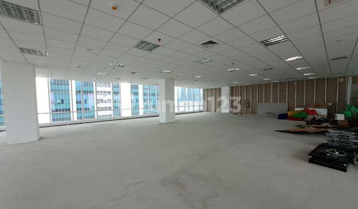 Sewa Kantor 281 M2 di Sahid Sudirman Center, Kondisi Bare, Nego