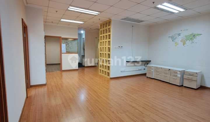 Office for Rent Semi-Furnished 163 M2 at Prudential Center Kota Kasablanka