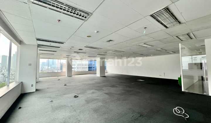 Sewa Kantor 218 M2 Kondisi Bare di Mega Plaza Rasuna Said Kuningan