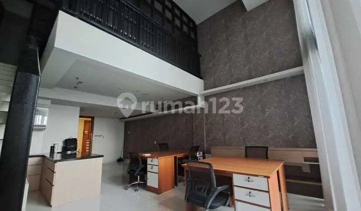 Sewa Kantor Semi Furnish 97 M2 di Soho Pancoran, Hrg Terjangkau