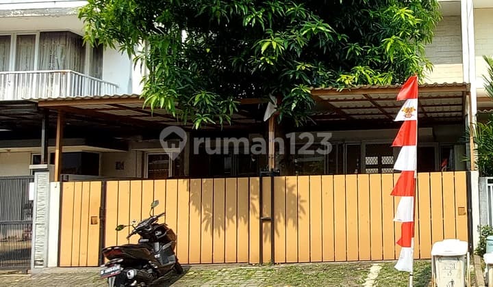 Rumah minimalis modern di boulevard dalam citra Gran Cibubur dekat akses toll