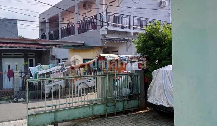 Rumah tua di Jalan Otista Jakarta Timur bebas banjir dekat tol