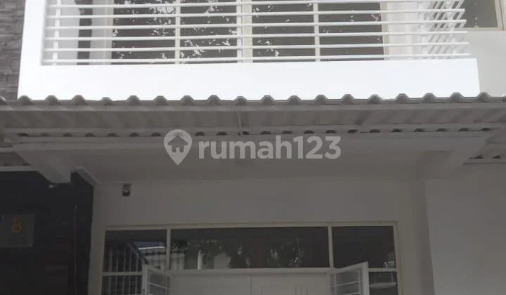 Rumah Golflake, Cluster Atlantic City. Lokasi Strategis Deket dengan Toll dan ke Pik Dekat. Deket dengan ******** 10X20m² Rapi dan Bagus. Harga 5,5 Milyar