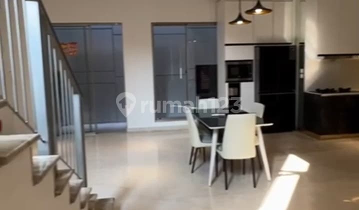 Rumah Pantai Indah Kapuk, Cluster Harmony Golf Island. Uk 8x15m2. 3+1 Kmr Tidur. Furnish. Harga 250jt/th Nego