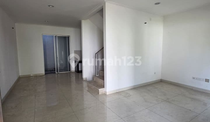 Rumah di Golf Island, Pantai Indah Kapuk. Lokasi Strategis Akses Toll dan Sekolahan.uk6×15M².Harga3,1 Milyar Nego