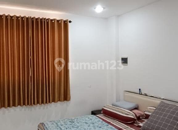 Permata Taman Palem Shop House, Size 4x12m². 3.5 Floors. Price IDR 2.7 Billion Negotiable Until Deallll.