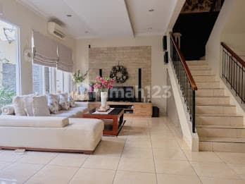 Rumah Bsd, Cluster Victoria River Park. Lokasi Strategis Dan Prime Bsd. Banyak Pusat Kuliner Sekolahan Rumah Sakit Dan Akses Toll. Luas Tnah 200m2. Luas Bangunan 202m2. Harga 4 Milyar Nego