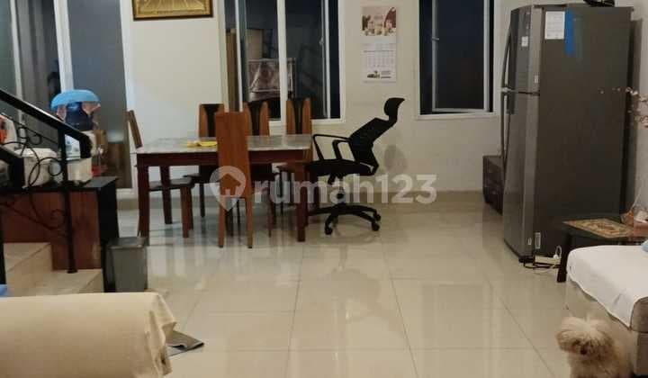 House in Trimezia Gading Serpong, Land Area 120 m², Building Area 140 m², 2-Story Building, 3 Bedrooms + 1, 3 Bathrooms + 1, Tap Water, 3 AC Units, Water Heater, SHM Certificate, 4400 Watt Electricity, Price 2.35 Billion Negotiable.