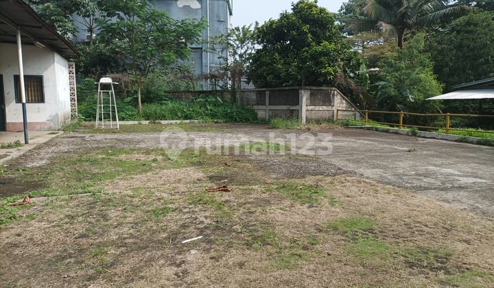 Ready-to-use warehouse in industrial zone