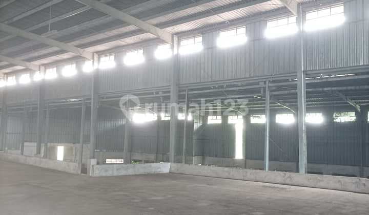 Gudang mandiri di zona Industri