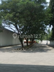 Warehouse in Large Industrial Zone Ready-to-Use Area