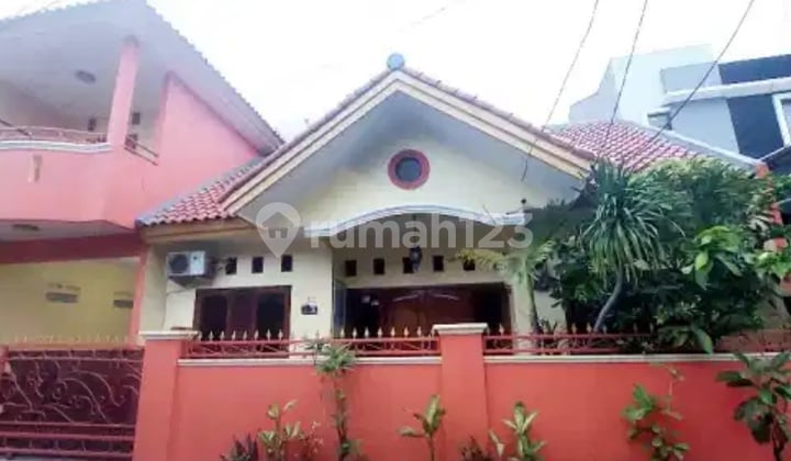 Disewakan Rumah 2 Lantai Baru Renovasi di Kemuning Pasar Minggu