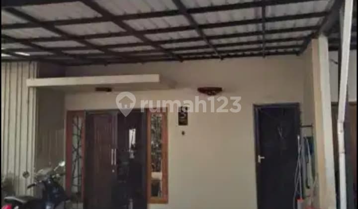 Disewakan Rumah 2 Lantai di Jalan Utama Pondok Aren Bintaro