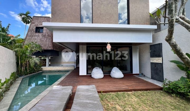 Villa Baru Siap Huni 4 Kamar Tidur Dekat Pantai Canggu, Bali
