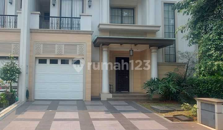 Beautiful house in Bsd City Cluster Jadeite